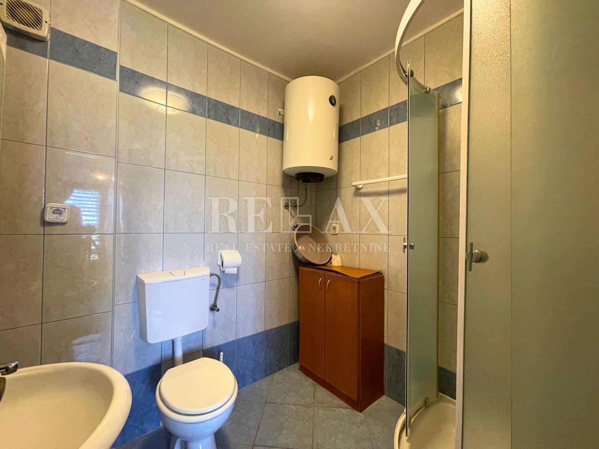Dramalj - hiša s 4 apartmaji, 150 m od morja