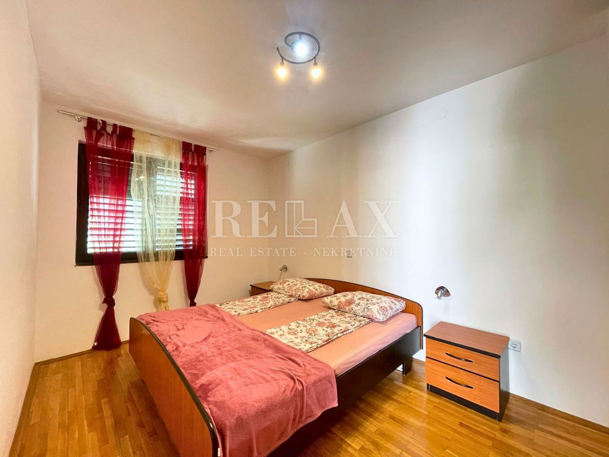 Dramalj - hiša s 4 apartmaji, 150 m od morja