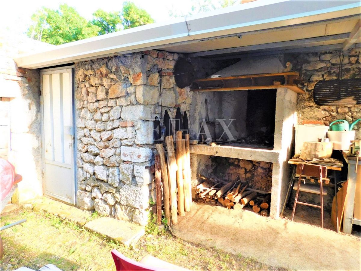 Bribir - dve kamniti hiši, velik vrt