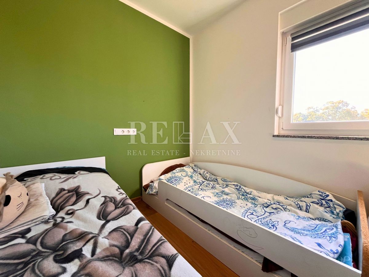 Rijeka, Mladenići - dvosobno stanovanje s parkirnim mestom