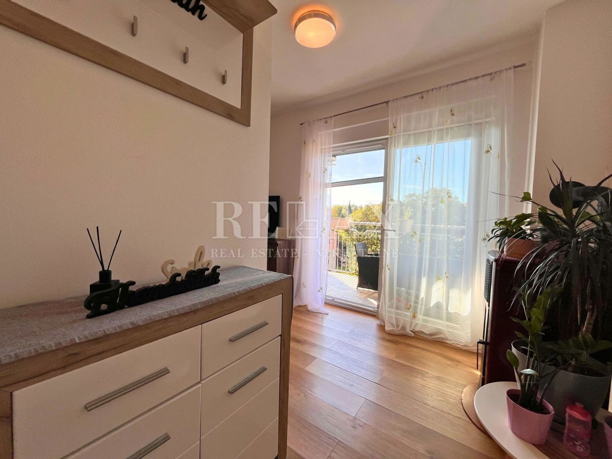 Rijeka, Mladenići - dvosobno stanovanje s parkirnim mestom