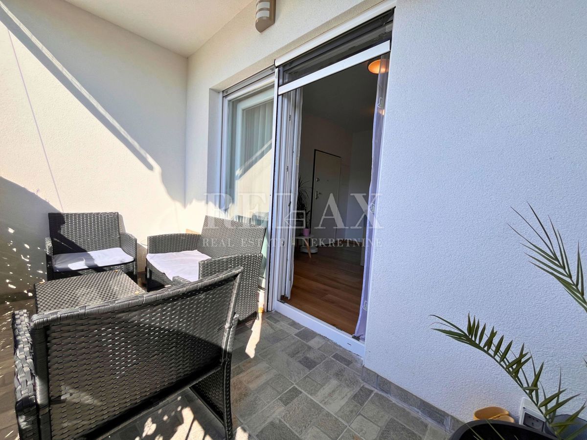 Rijeka, Mladenići - dvosobno stanovanje s parkirnim mestom