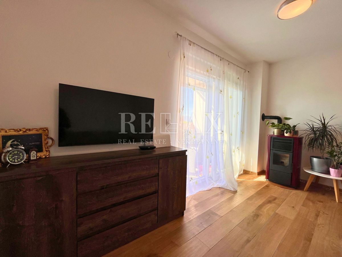 Rijeka, Mladenići - dvosobno stanovanje s parkirnim mestom