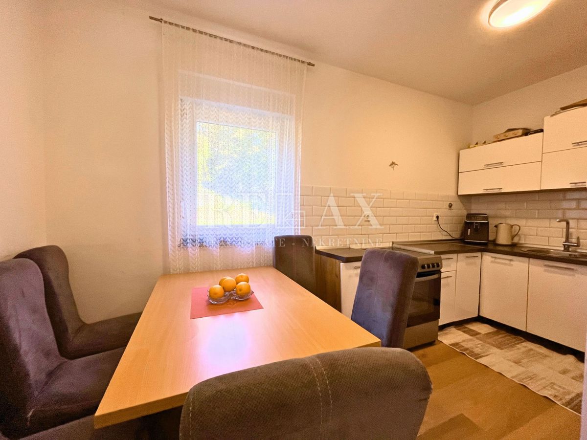 Rijeka, Mladenići - dvosobno stanovanje s parkirnim mestom