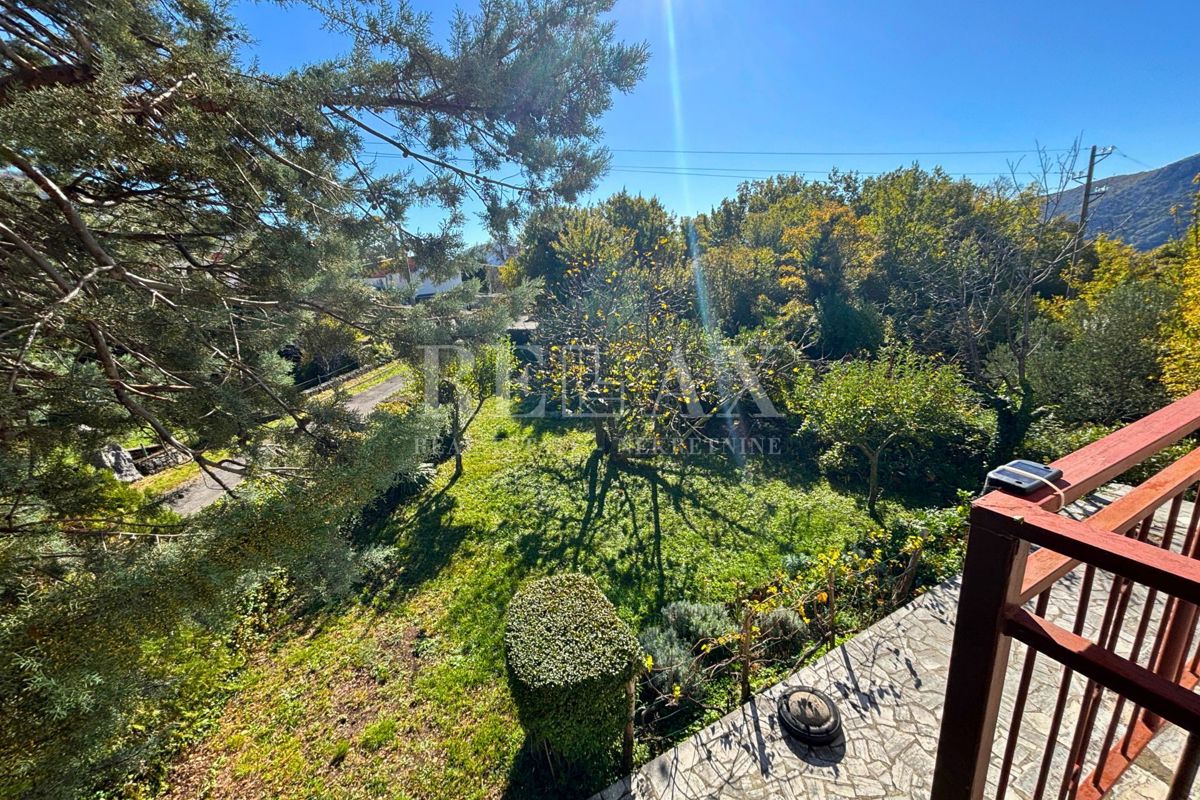 Grižane - samostojna hiša z velikim vrtom