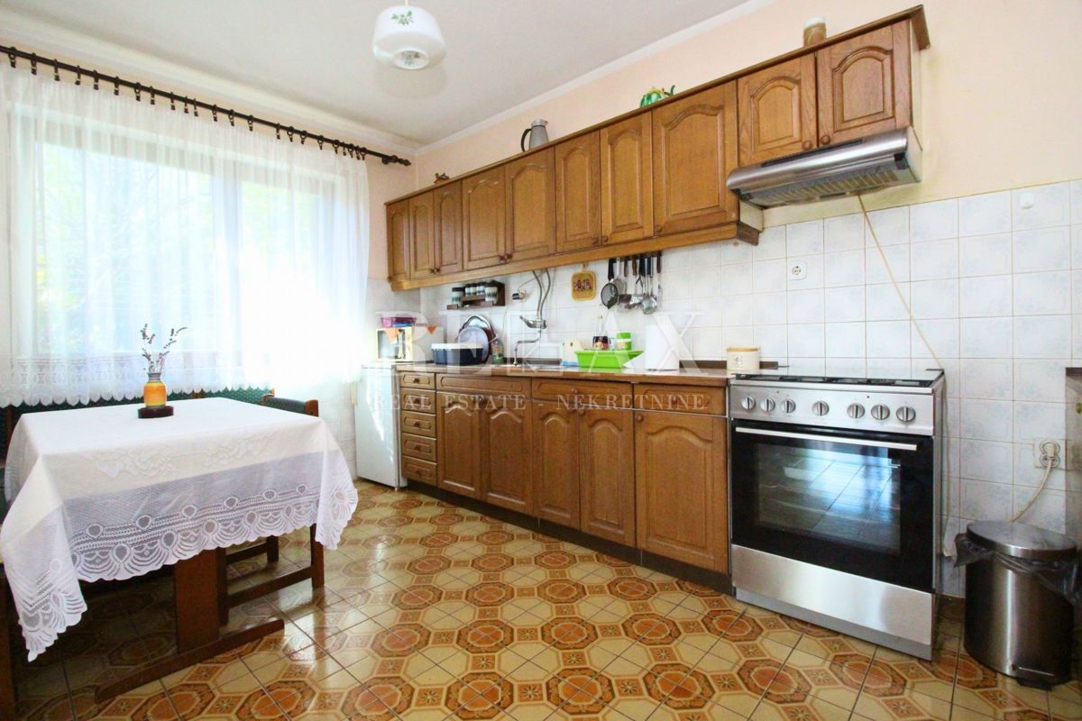 Grižane - samostojna hiša z velikim vrtom