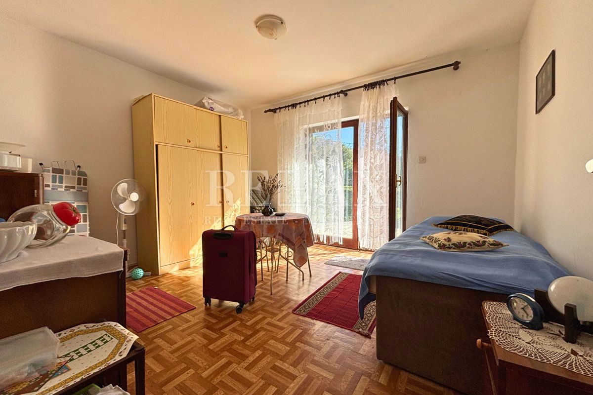 Grižane - samostojna hiša z velikim vrtom