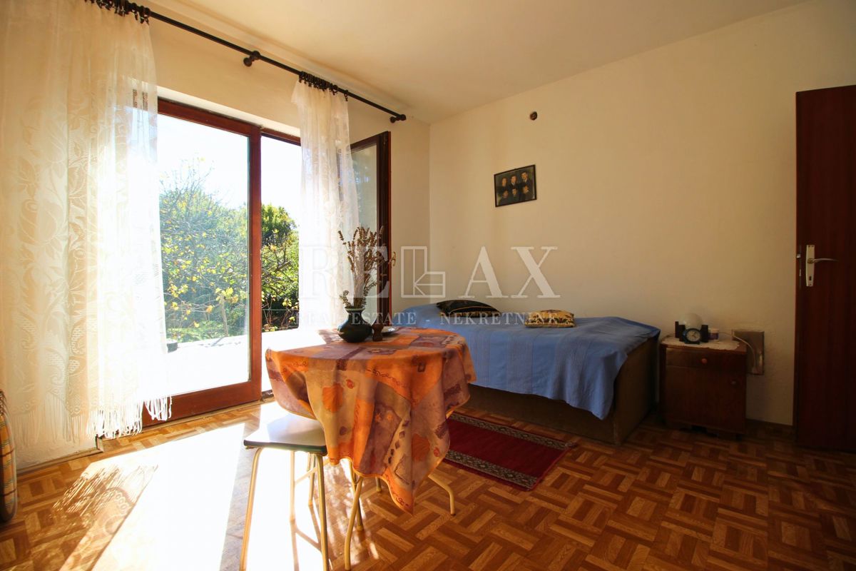 Grižane - samostojna hiša z velikim vrtom