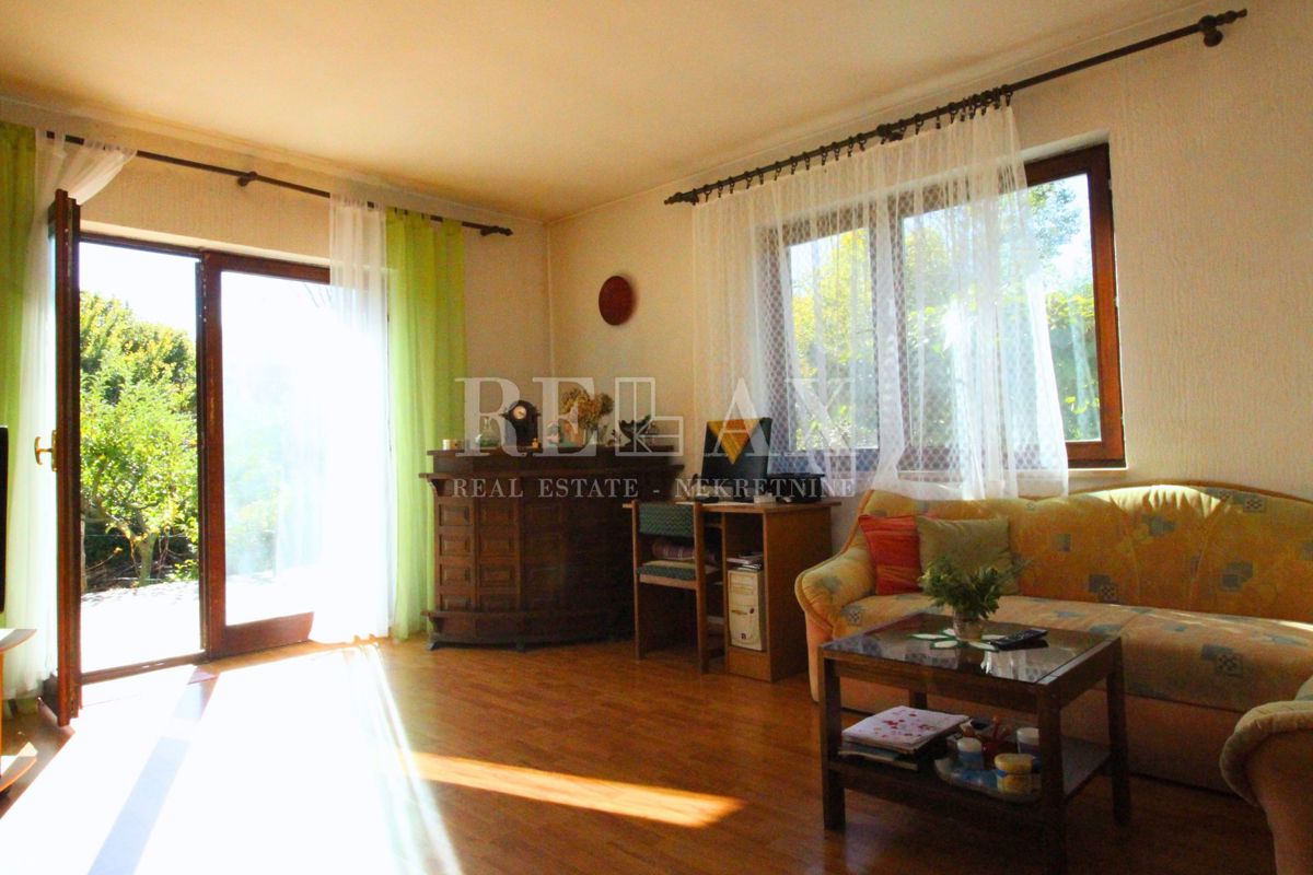 Grižane - samostojna hiša z velikim vrtom