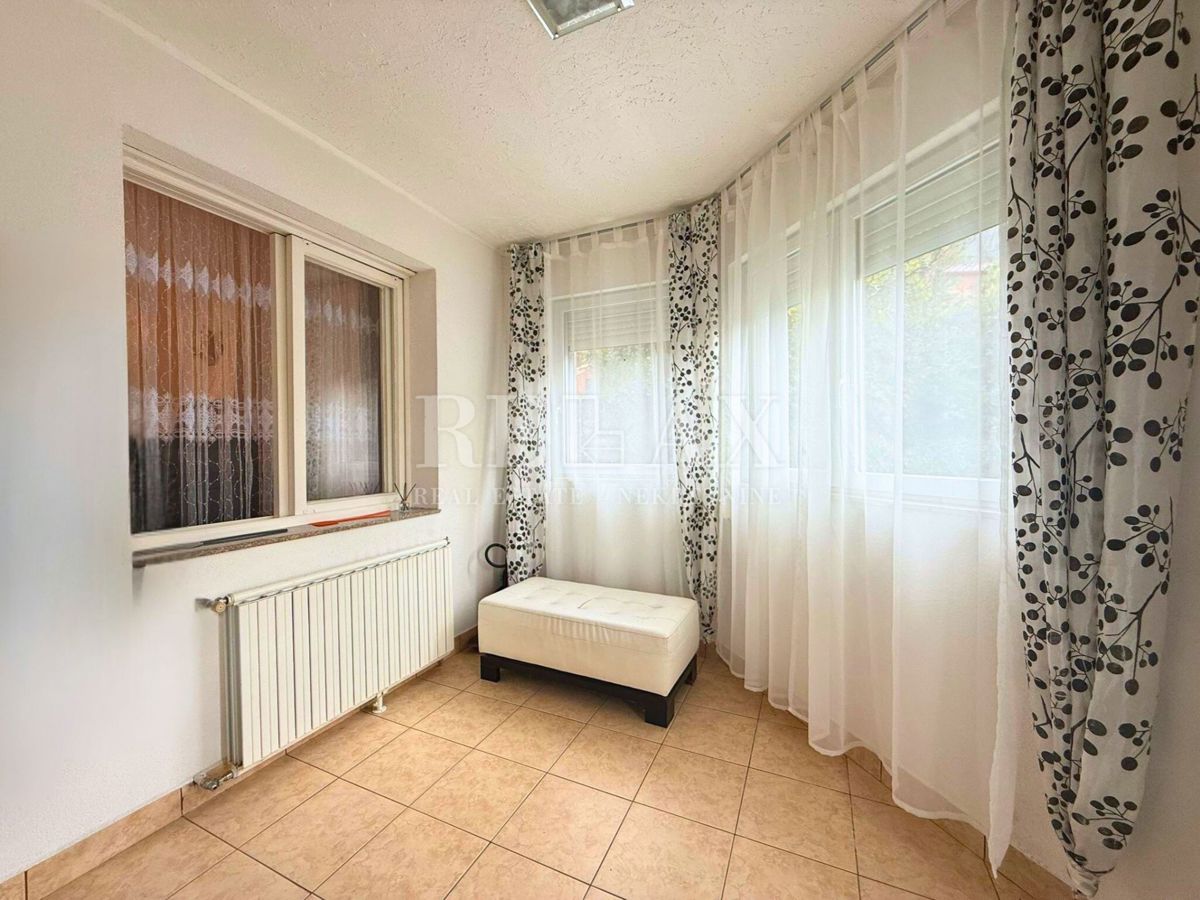 Grižane - hiša z ogrevanim bazenom