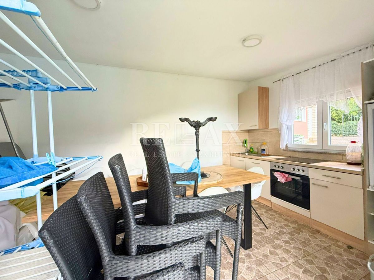 Grižane - hiša z ogrevanim bazenom