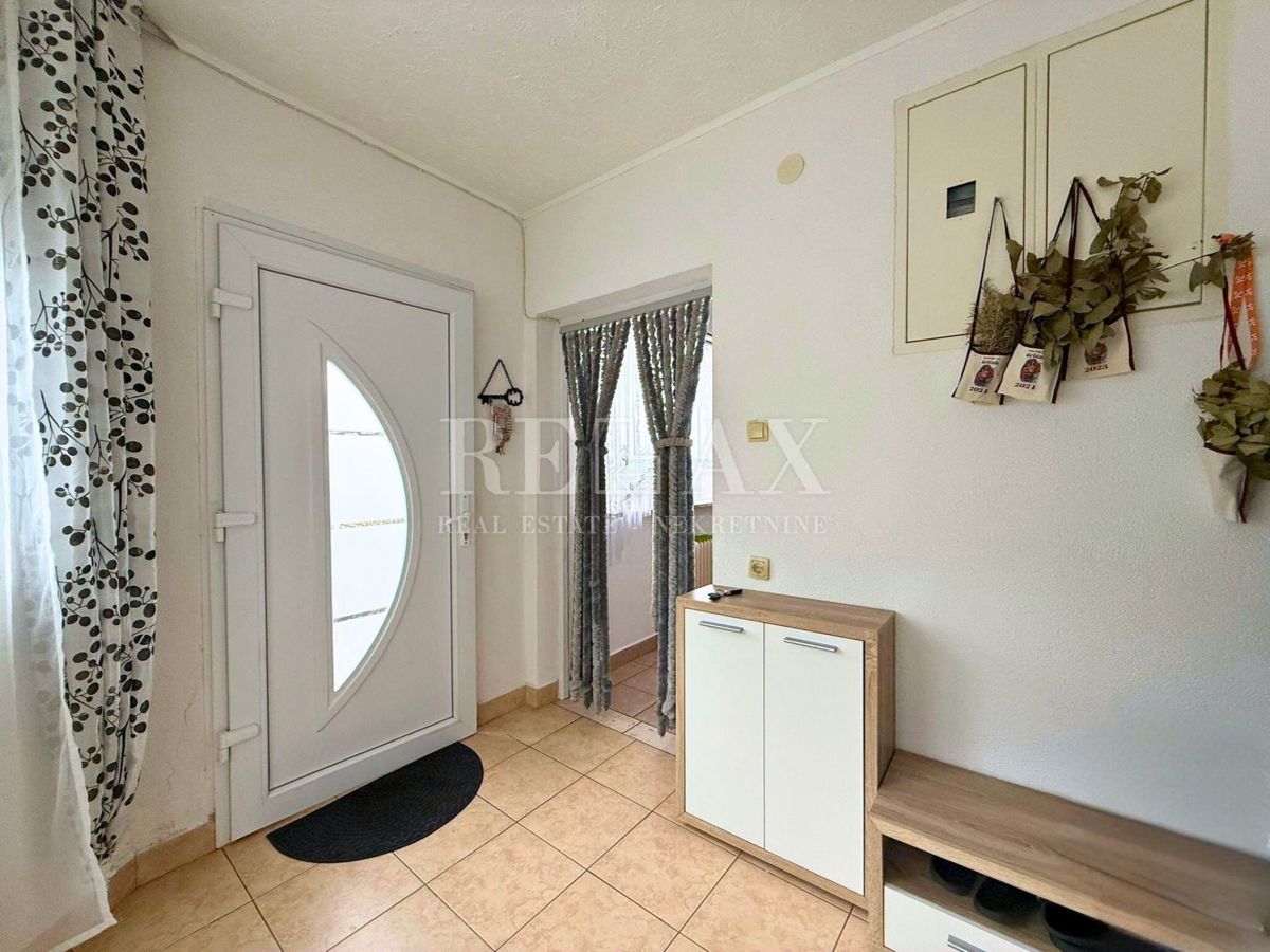 Grižane - hiša z ogrevanim bazenom