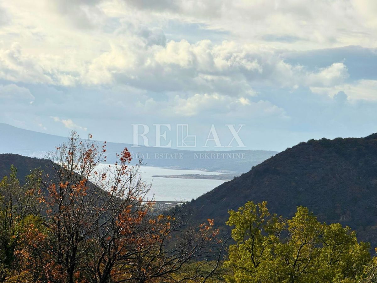 Grižane - hiša z ogrevanim bazenom