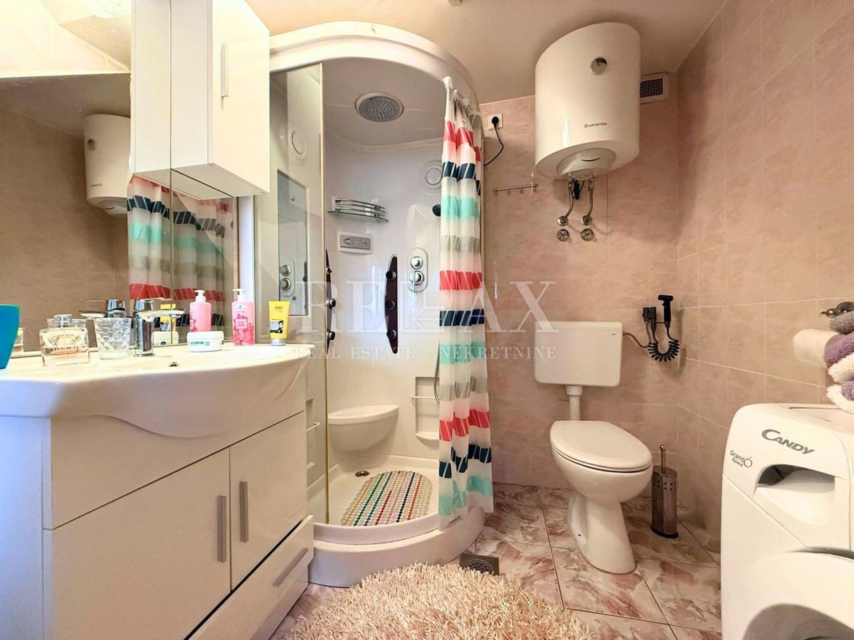 Grižane - hiša z ogrevanim bazenom