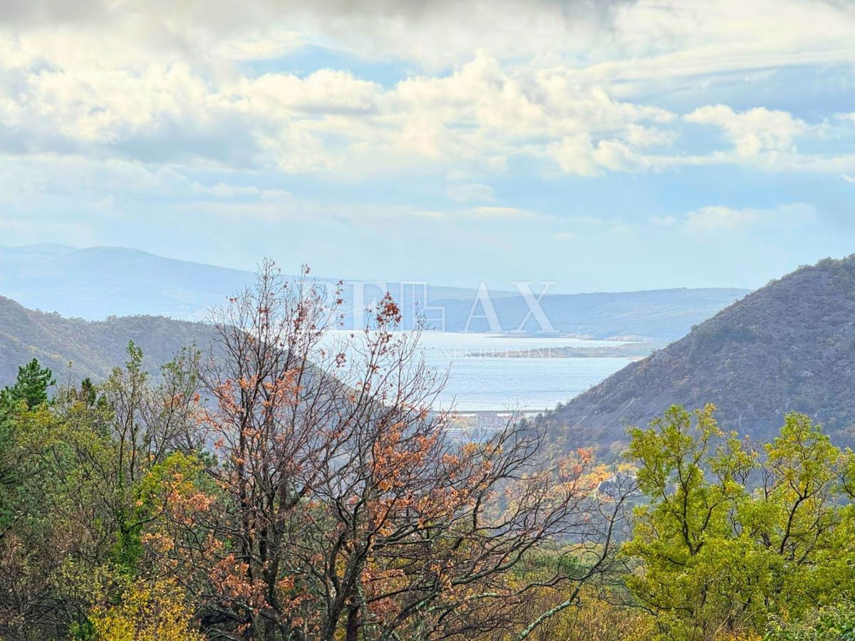 Grižane - hiša z ogrevanim bazenom