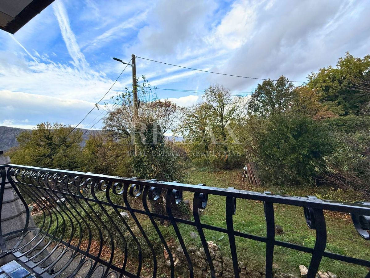 Grižane - hiša z ogrevanim bazenom