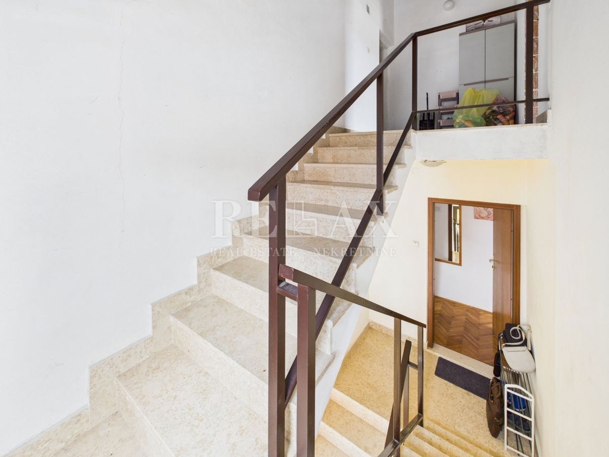 Crikvenica - visoko podstrešje v nedokončani fazi