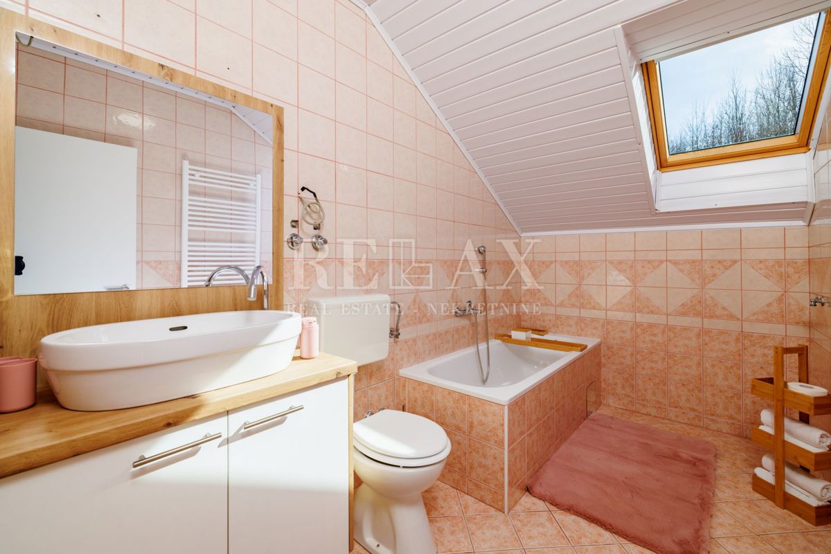 Fužine - hiša s 4 apartmaji v bližini jezera