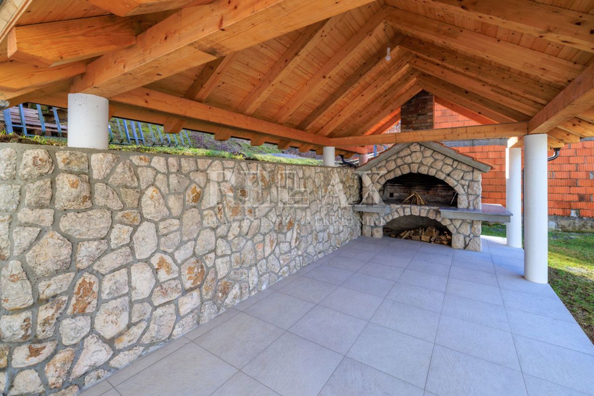 Fužine - hiša s 4 apartmaji v bližini jezera