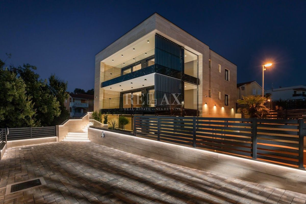 OTOK KRK, MALINSKA - Apartma z bazenom v novogradnji