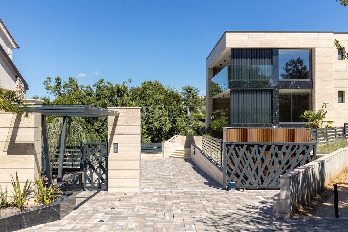 OTOK KRK, MALINSKA - Apartma z bazenom v novogradnji