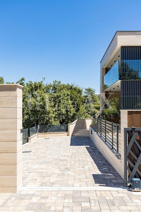 OTOK KRK, MALINSKA - Apartma z bazenom v novogradnji