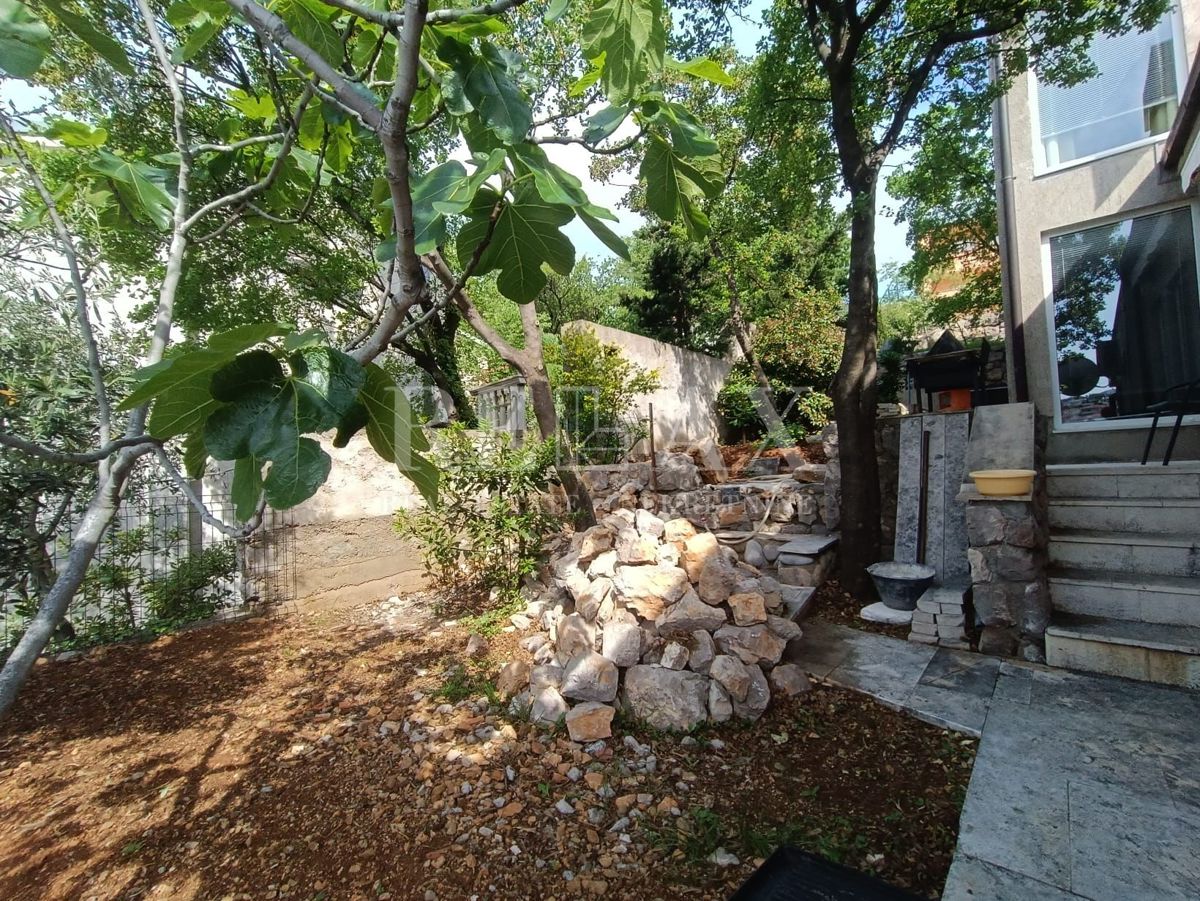 NOVI VINODOLSKI, KLENOVICA - Hiša s čudovitim vrtom