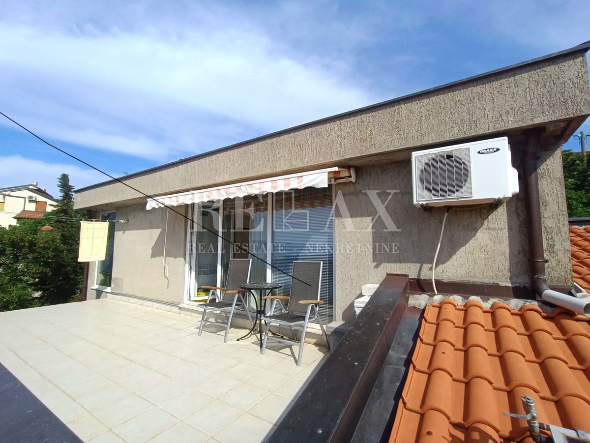NOVI VINODOLSKI, KLENOVICA - Hiša s čudovitim vrtom