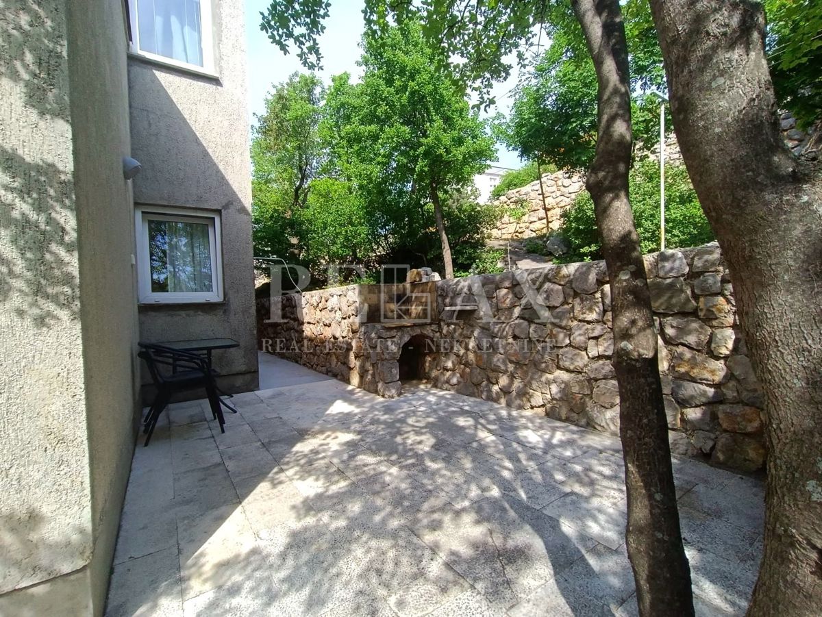 NOVI VINODOLSKI, KLENOVICA - Hiša s čudovitim vrtom