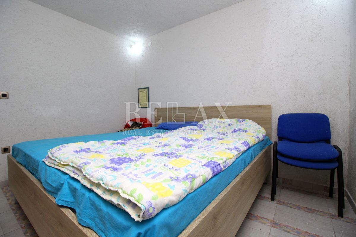 LUKOVO SUGARJE - Hiša v prvi vrsti do morja
