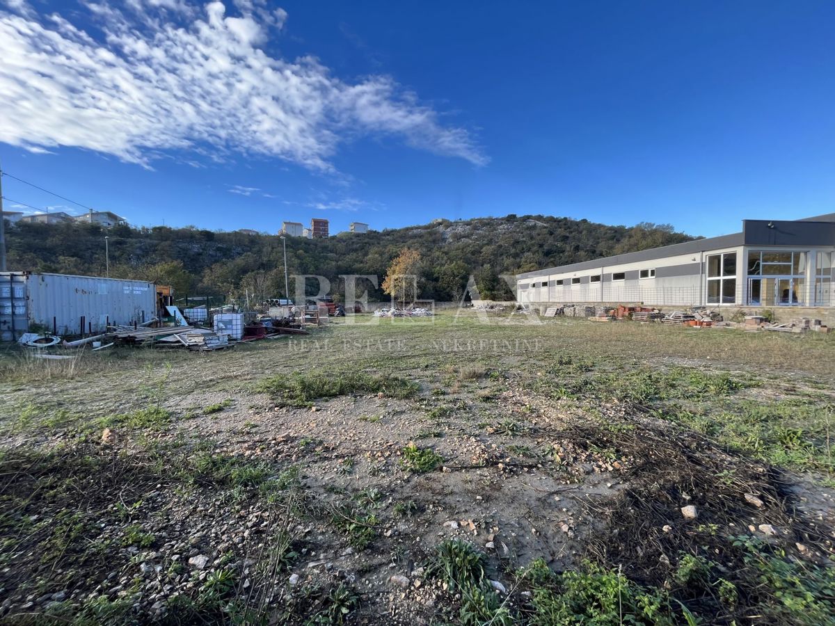NOVI VINODOLSKI - Zemljišče 1000 m2 v poslovni coni