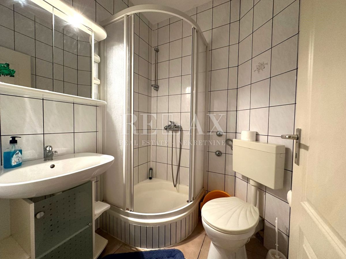 Crikvenica - Hiša v širšem centru s 7 apartmaji