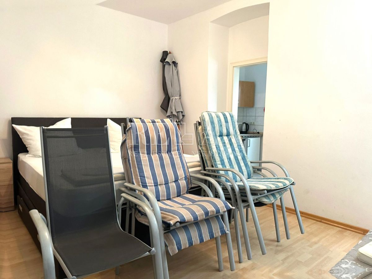 Crikvenica - Hiša v širšem centru s 7 apartmaji