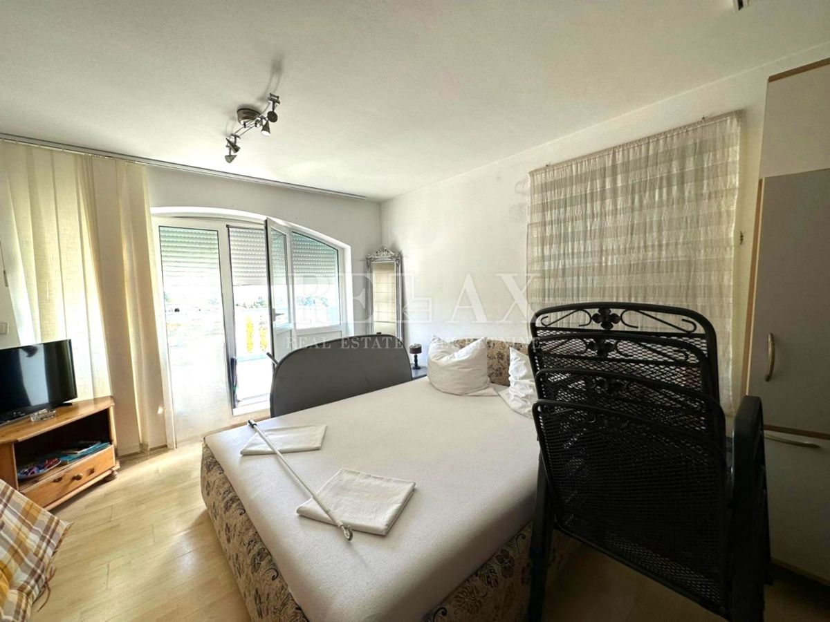 Crikvenica - Hiša v širšem centru s 7 apartmaji