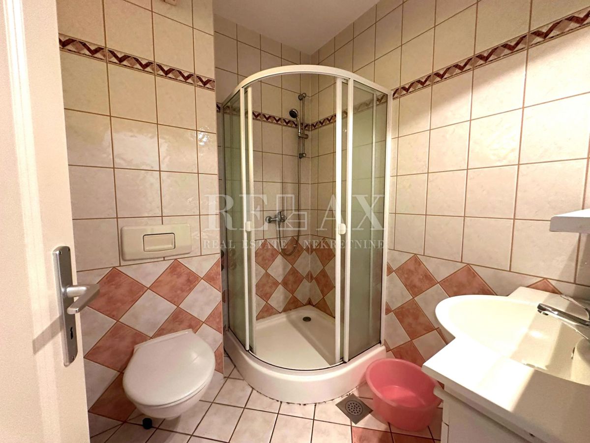 Crikvenica - Hiša v širšem centru s 7 apartmaji