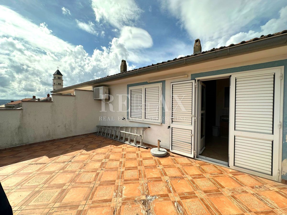 Crikvenica - Hiša v širšem centru s 7 apartmaji