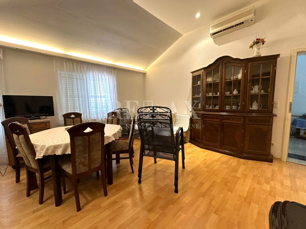 Crikvenica - Hiša v širšem centru s 7 apartmaji