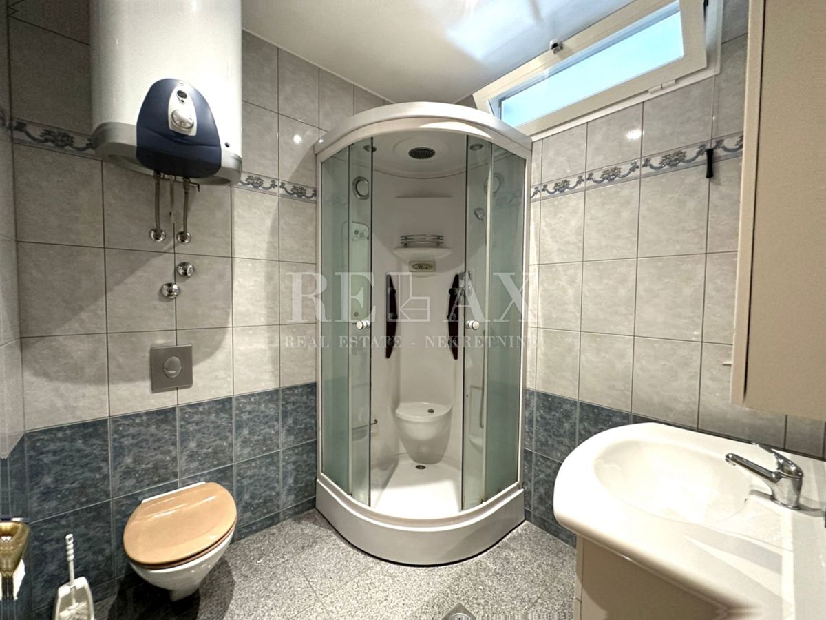 Crikvenica - Hiša v širšem centru s 7 apartmaji