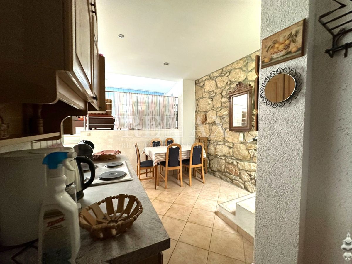 Crikvenica - Hiša v širšem centru s 7 apartmaji