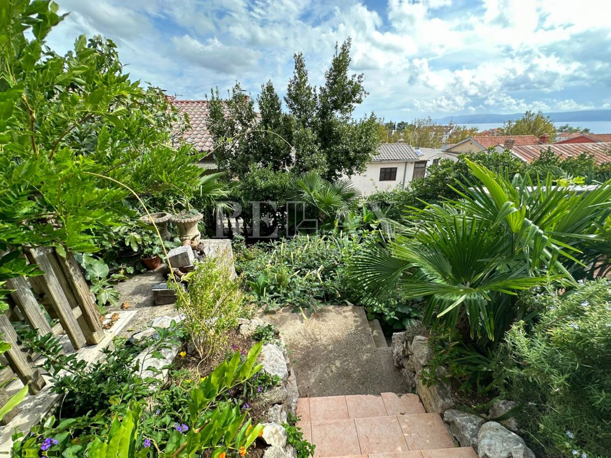 Crikvenica - Hiša v širšem centru s 7 apartmaji