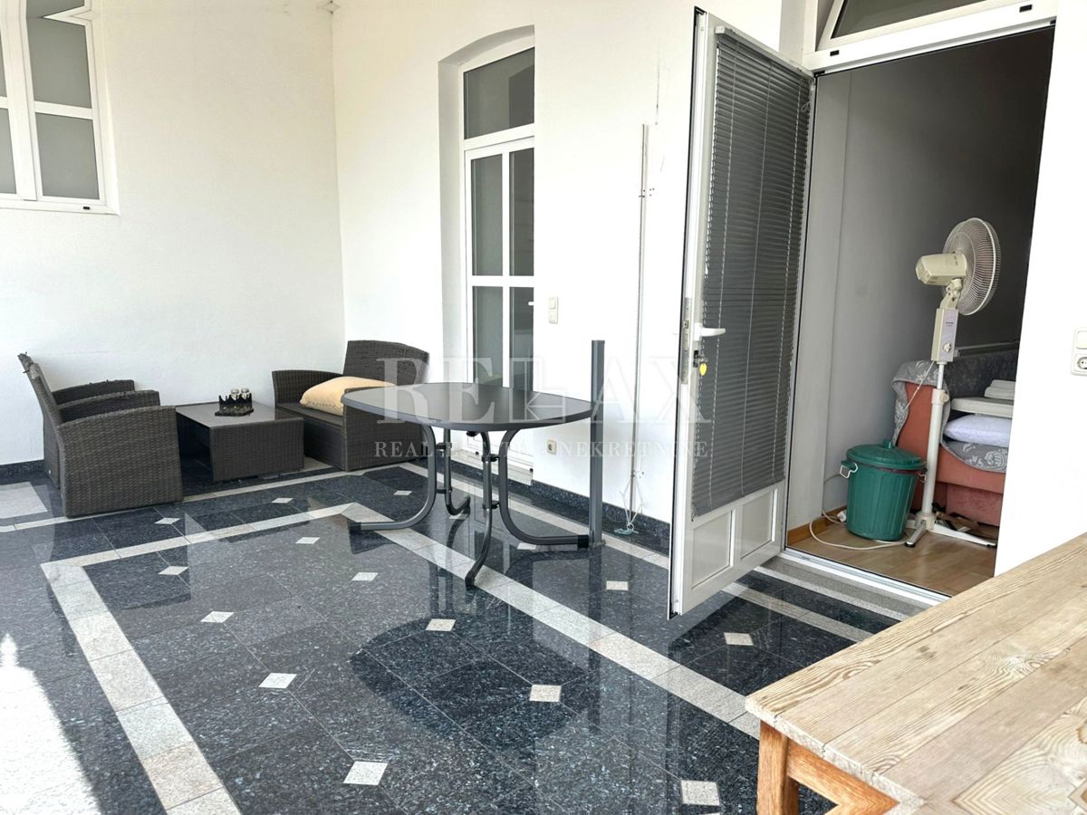 Crikvenica - Hiša v širšem centru s 7 apartmaji