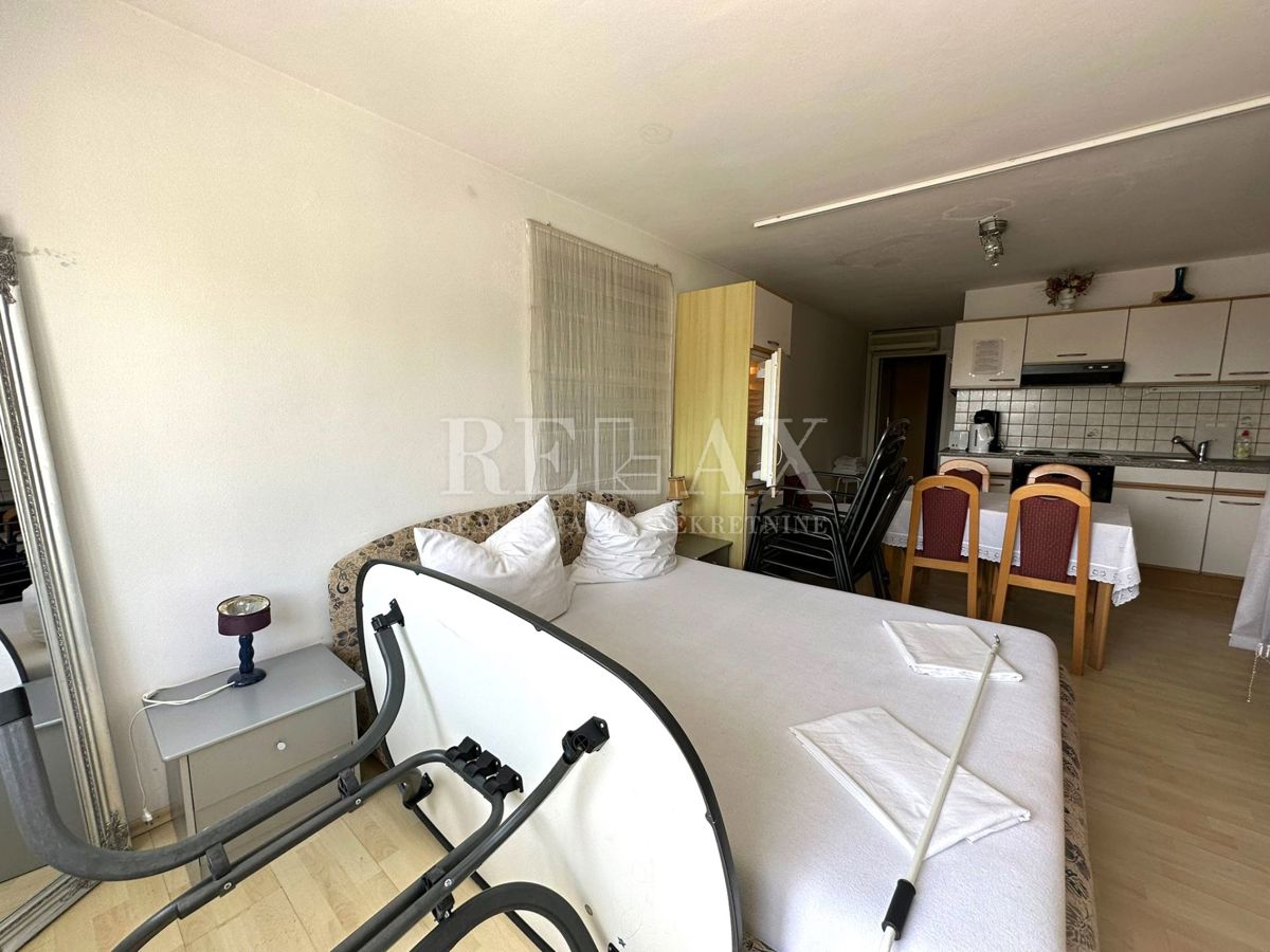 Crikvenica - Hiša v širšem centru s 7 apartmaji