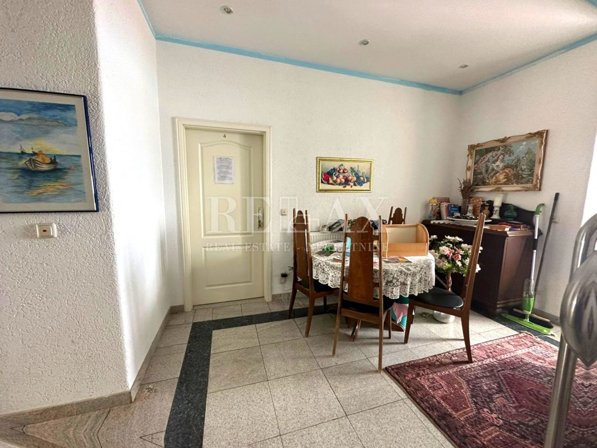 Crikvenica - Hiša v širšem centru s 7 apartmaji