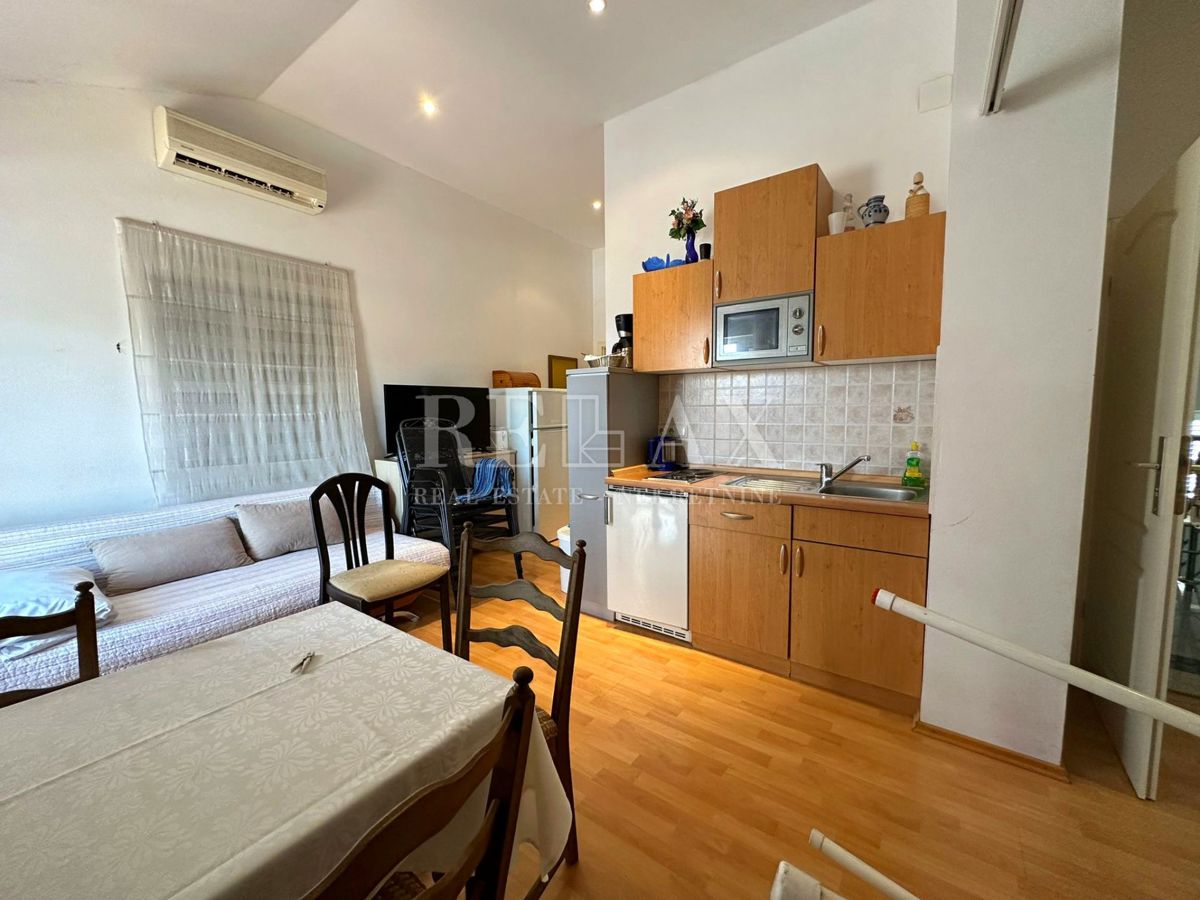 Crikvenica - Hiša v širšem centru s 7 apartmaji