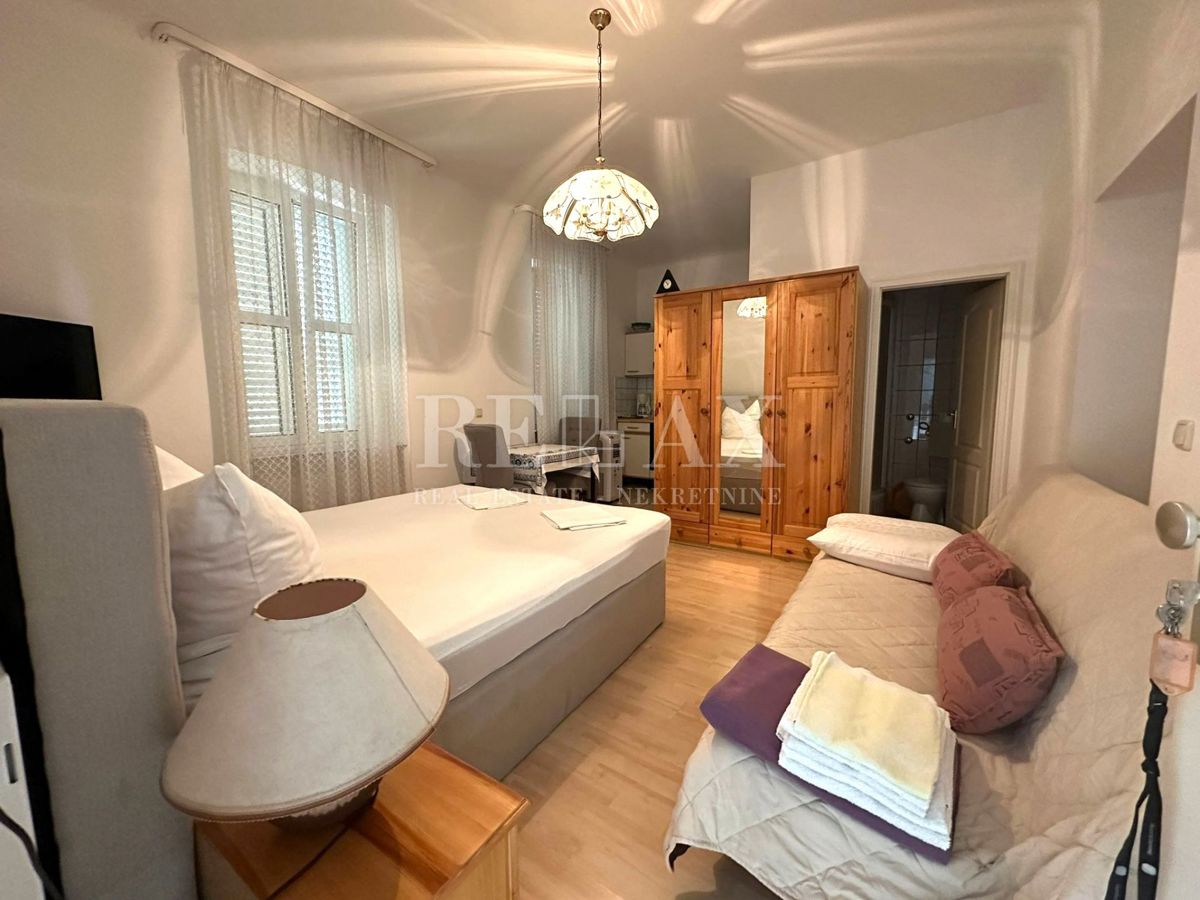 Crikvenica - Hiša v širšem centru s 7 apartmaji
