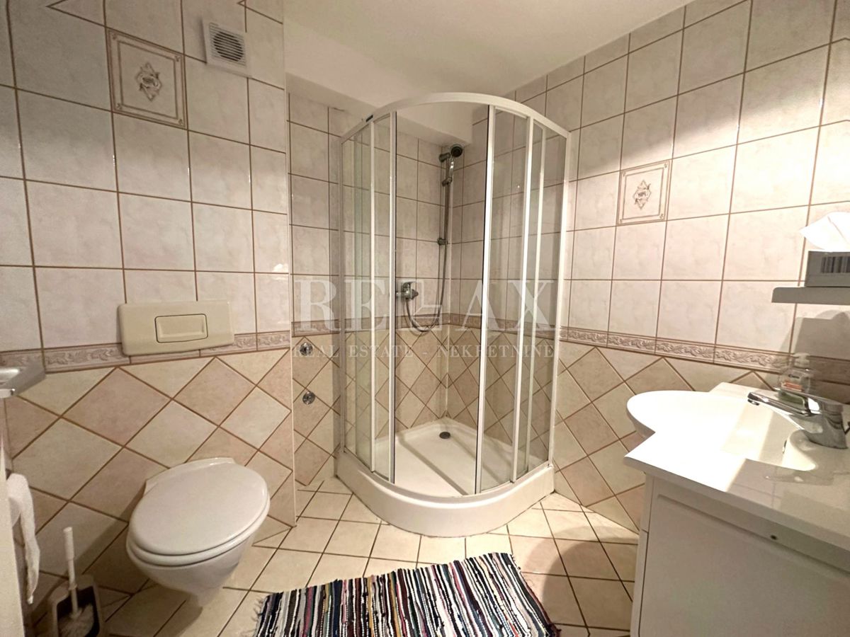Crikvenica - Hiša v širšem centru s 7 apartmaji