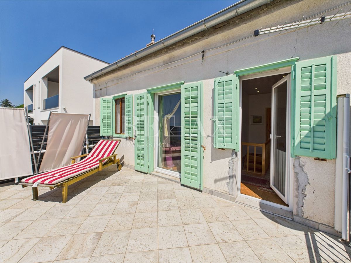 Dramalj - kamnita hiša s panoramskim razgledom