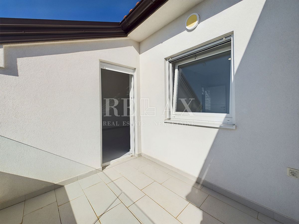 Crikvenica - dvoetažni apartma s pogledom na morje