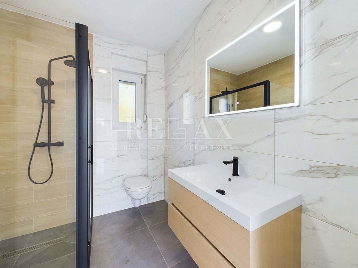 Crikvenica - dvoetažni apartma s pogledom na morje