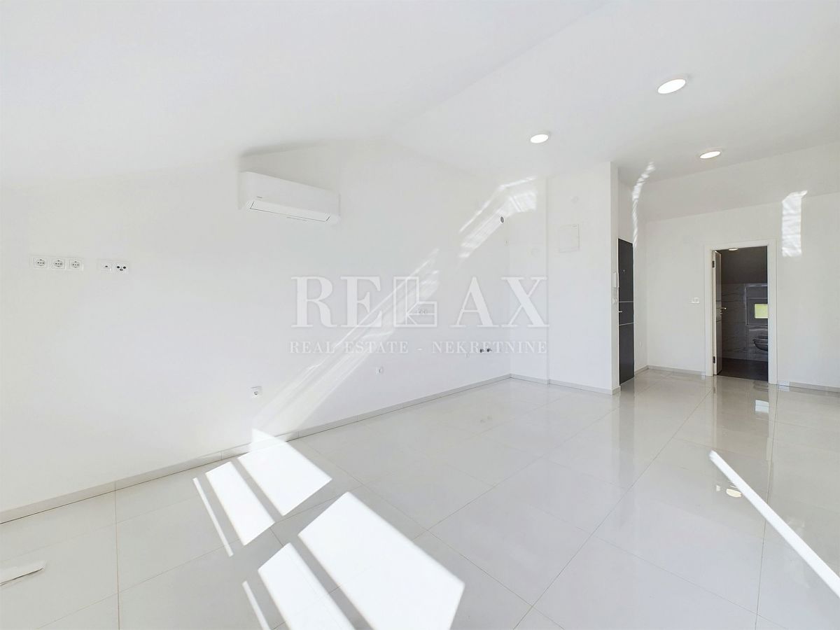Crikvenica - dvoetažni apartma s pogledom na morje